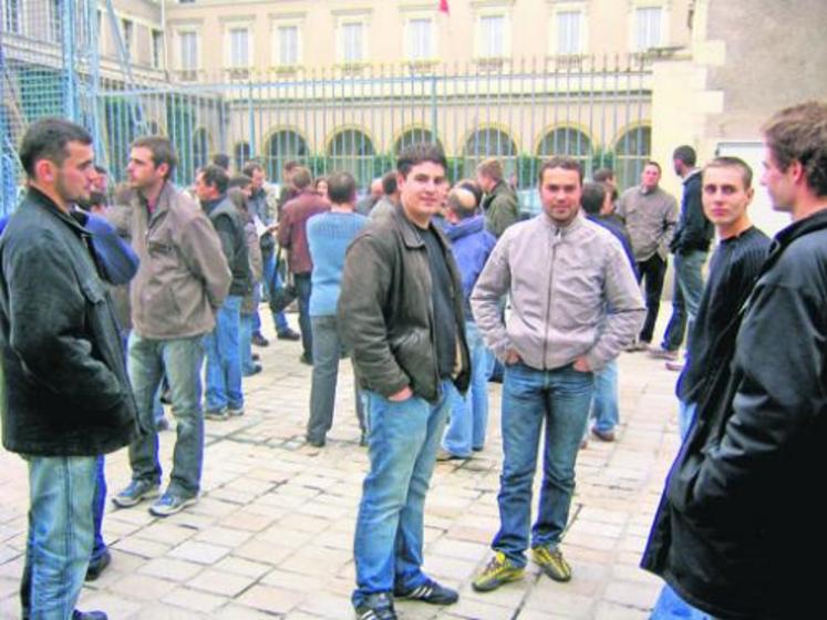 Une soixantaine de jeunes en cours d’installation sont venus exprimer leurs difficultés 
auprès de la préfecture d’Angers.
