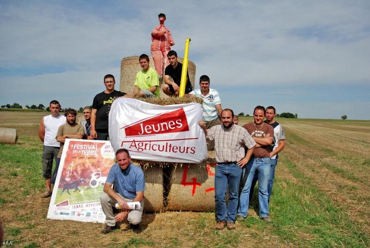 Après Saint-Florent-le-Vieil en 2006, le Festival de la Terre revient dans les Mauges et s’installe à Jallais le temps d’un week-end, les 20 et 21 août. Le 
comité d’organisation, composé d’une vingtaine de JA du canton, et les 
bénévoles sont prêts pour accueillir en nombre les visiteurs.