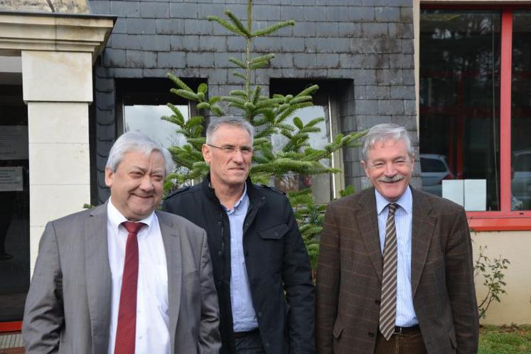 De gauche à droite : Jean-Michel Mignot, directeur général de la coopérative, Michel Legeay, président, et Patrick Brémaud, directeur général adjoint.