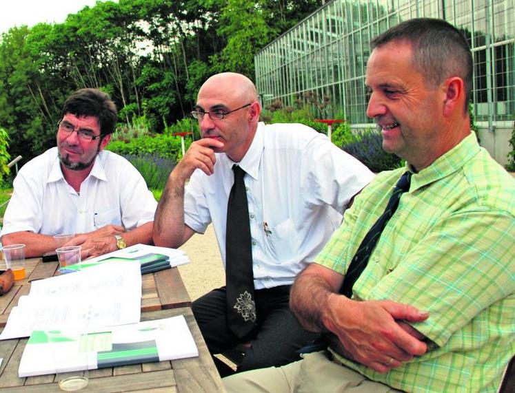 Claude Cochonneau, président de la Chambre d'agriculture régionale, Michel Aubinet, son directeur et Luc Guyau, président de l’APCA.