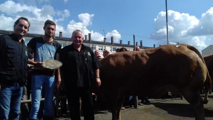 La championne appartient à la SCEA de la Bouchaillère à Sèvremoine (Torfou, 49). Cette vache est vendue à la boucherie Mellier Père et fils à Eu ( 76) 14 euros le kilo de carcasse.