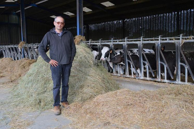 Denis Colineau, du Gaec des émeraudes,  expérimente depuis deux ans la hauteur de coupe du maïs fourrage.