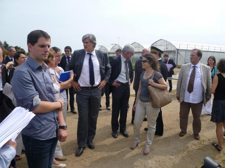 Au cours de son escale à Carquefou, en Loire-Atlantique, le ministre de l’Agriculture a visité le centre technique de fruits et légumes du CTIFL.