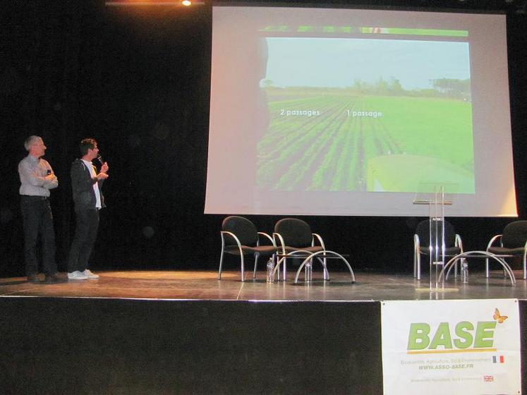 Sylvain Pons, de la coopérative Maïsadour, et l’agriculteur Alain Labat ont présenté leur expérimentation.