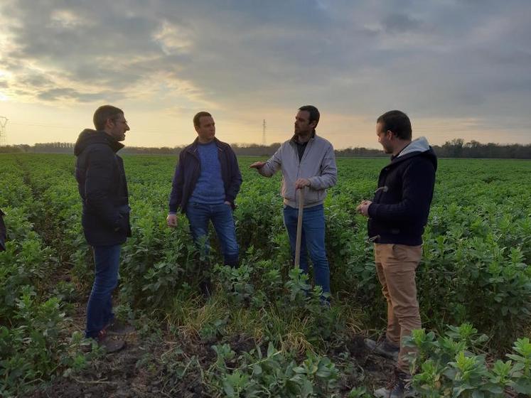 à la Bohalle, Matthieu Orphelin, député de la 1ère circonscription du département de Maine-et-Loire, a échangé sur les sujets agricoles avec les JA 49.