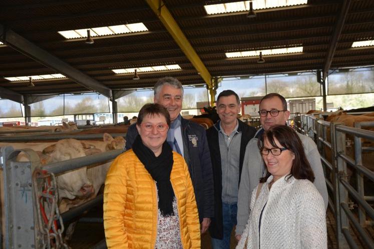 Le 9 avril, au Parc des Prairies : Sylvie Rochais, agricultrice, élue à la ville de Cholet et à l’Agglomération du Choletais (ADC) ; Gilles Bourdouleix, maire de Cholet et président de l’ADC ; Bruno Masson, agriculteur à Vezins ; Alain Breteaudeau, ancien agriculteur, vice-président de l’Agglomération du Choletais en charge du foirail  ; Christiane Heulin, agricultrice à Cholet.