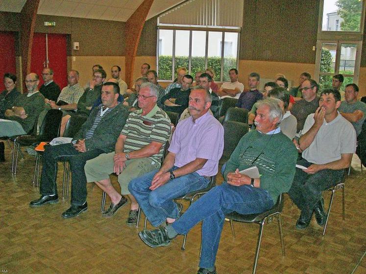 Lors d’une réunion organisée par la Chambre d’agriculture et l’Entente interdépartementale Authion, les irrigants du Lathan ont convenu de mesures de restrictions volontaires.