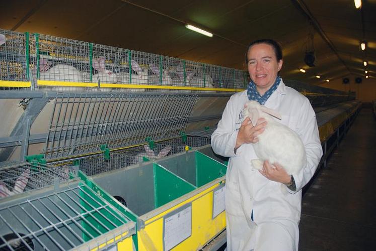 Anne-Marie Poupard a abandonné son métier de fleuriste pour devenir éleveuse de lapins à La Boutouchère.