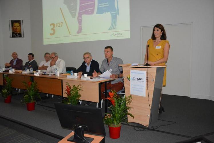 Au campus de Pouillé, Delphine Aubriot, co-directrice du GDS 49 a présenté la mise en place du plan d’éradication de la BVD dans le Maine-et-Loire.