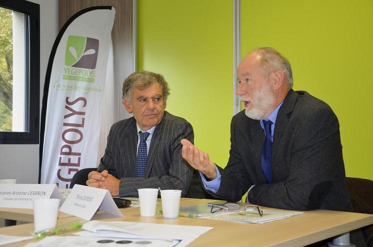 Jacques-Antoine Cesbron, président de Vegepolys et Bruno Dupont, président du Sival, lors de la conférence de presse de présentation de Plants week.