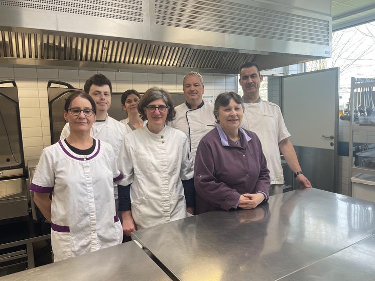 Nathalie Béasse, Louis Grosbois, Stéphanie Dilé, Amélie Lefèvre, Jérôme Gauffreteau, Isabelle Marais et Didier Denos.