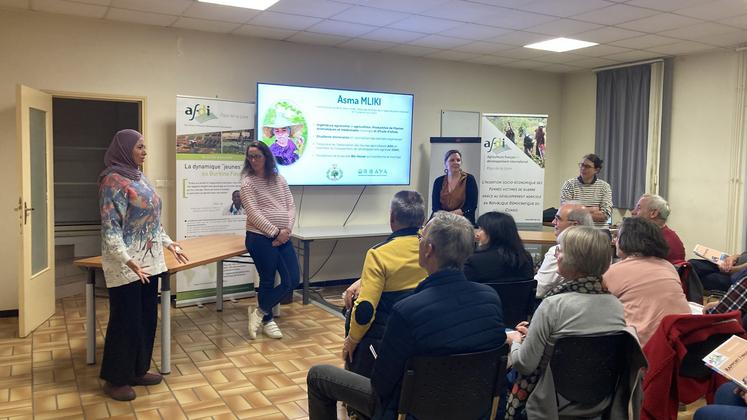 de g. à d., Asma Milki, Nathalie Pichaud, Caroline Overgoor-Ba (animatrice Afdi) et Hélène Martin lors de la table ronde organisée par l'Afdi49, jeudi 18 avril 2024.