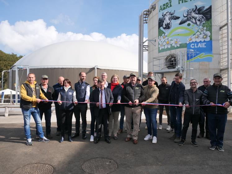 Les associés projettent d'équiper la toiture du hangar de stockage de panneaux photovoltaïques pour atteindre 15% d'autoconsommation d'électricité.