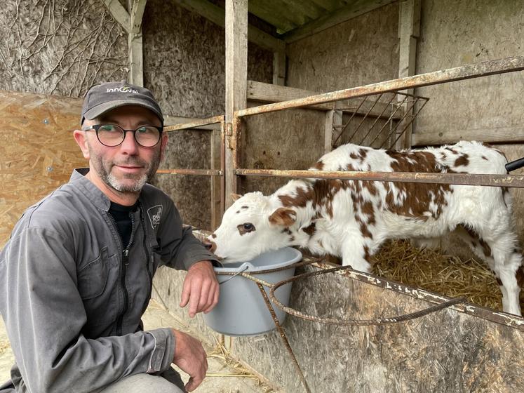 Laurent Pasquier a une exploitation laitière à Beaupréau-en-Mauges (Gesté).