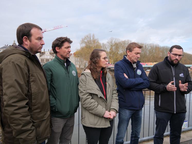 Clément Traineau, Romain Blanchard, Nathalie Pichaud, Emmanuel Lachaize et Simon Martin.