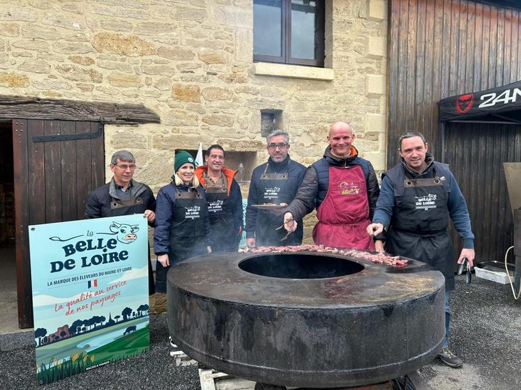 Les éleveurs de la marque La Belle de Loire ont organisé une dégustation de viande bovine.