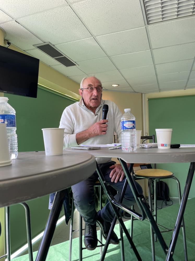 Jean-Claude Coste est membre du bureau du GDS49 depuis 2000. Il a été élu président en mars 2007.