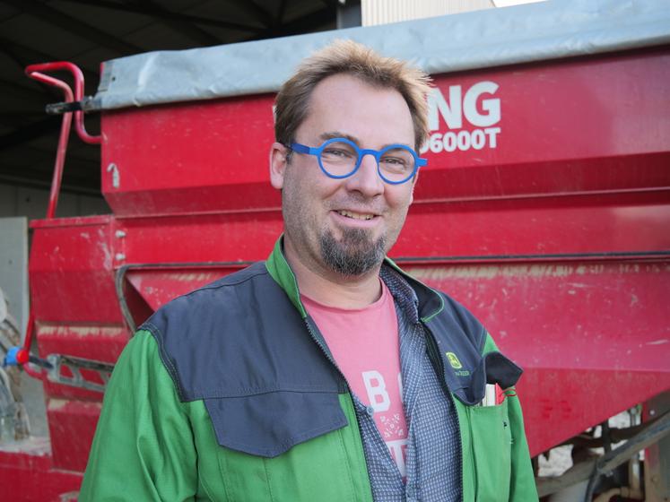 Emmanuel Landeau adhère à un groupe d'agriculture de conservation des sols.