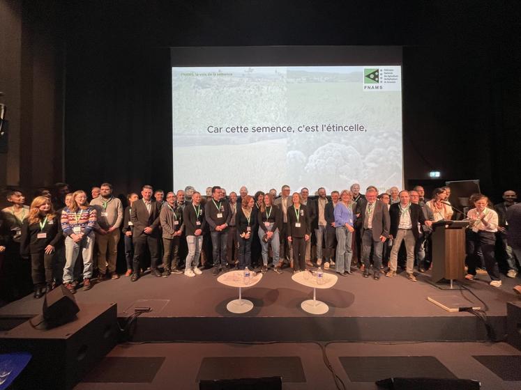 Les 260 participants ont entonné la chanson créée par les salariés de la Fnams pour célébrer les 70 ans de la fédération.