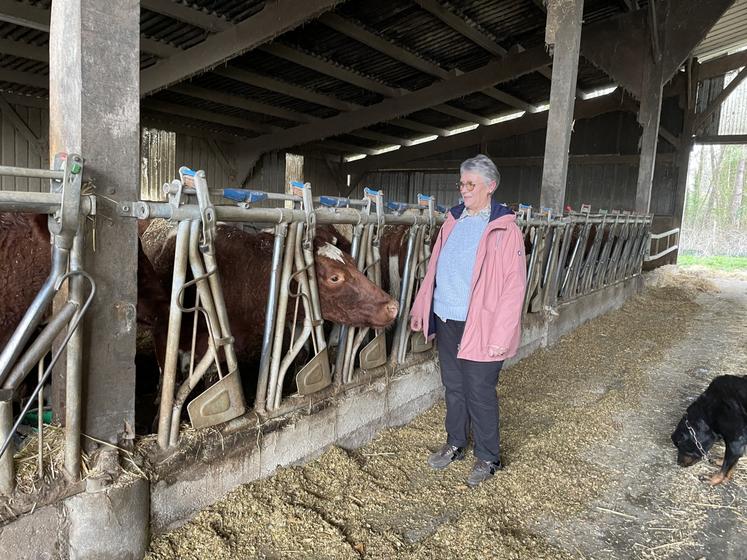 Retraitée depuis un an, Jacqueline Cottier habite encore sur l'exploitation reprise par son fils cadet, Antoine. Avec son mari, elle déménagera dans le bourg dans quelques semaines.