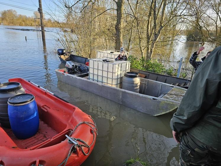 livraison du lait en bateau à Rochefort-sur-Loire