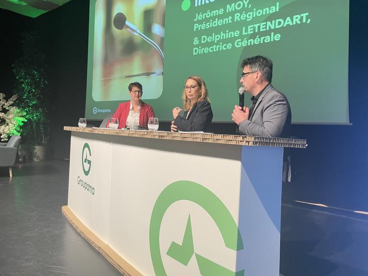 Ingrid Bernier, présidente de la caisse départementale, Delphine Létendart, directrice de la caisse régionale, Jérôme Moy, président de la caisse régionale.