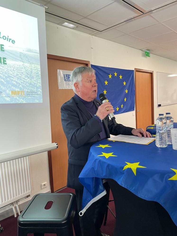 « Les jeunes élèves des MFR sont un public éloigné des thématiques européennes mais impliqué dans la ruralité », souligne Jean-Marc Minier, président de la Maison de l'Europe Angers- Maine-et-Loire. Dans le département, plusieurs points info Europe sont répartis sur le territoire ainsi que des points infos jeunes (https://www.infos-jeunes.fr).