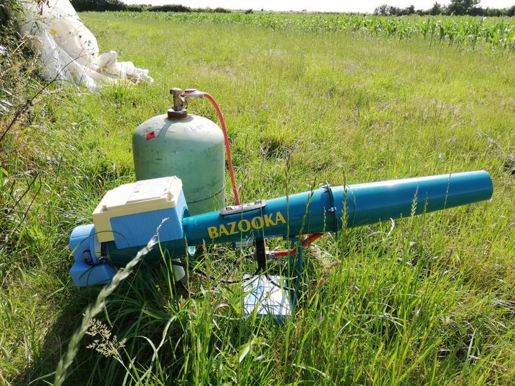 Alors que les semis de printemps démarrent, les canons effaroucheurs à gaz doivent être implantés au minimum à 150 mètres des habitations riveraines.