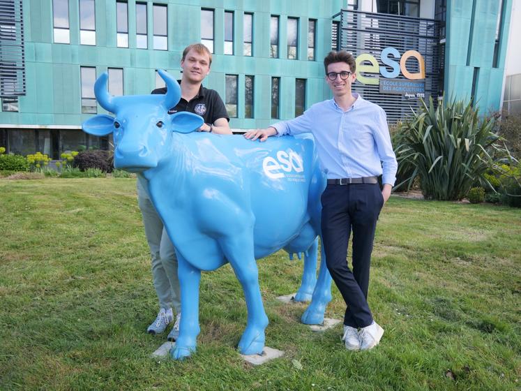 Baptiste Corbel, président du BDE de l'Esa, et Jean Jagu, responsable des relations entreprises.