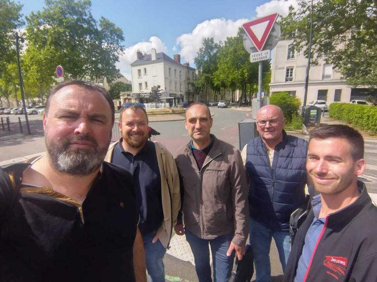 La délégation : Anthony Ménard, Maximilien Lézé, Dominique Lebrun, Pascal Pungeot, Kenny Braud.