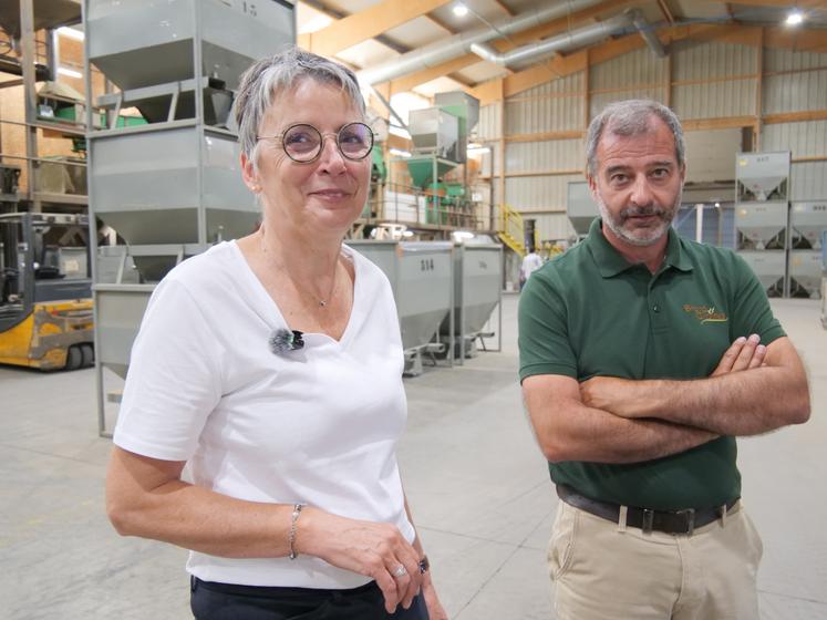 Sylvie Gabillet dirige l'entreprise depuis 2010. Avec Benoît Guerry, actuellement directeur adjoint, ils préparent la transmission de Brard graines qui vient d'agrandir ses locaux et d'investir dans trois cases de séchage.