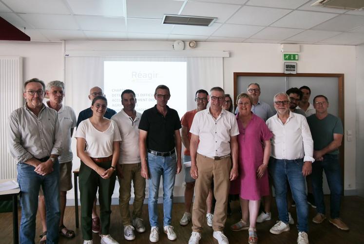Les signataires de la charte Réagir49.