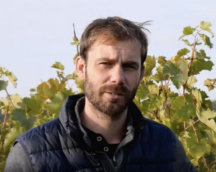 Paul Terrien, viticulteur et céréalier à Cizay la Madeleine.