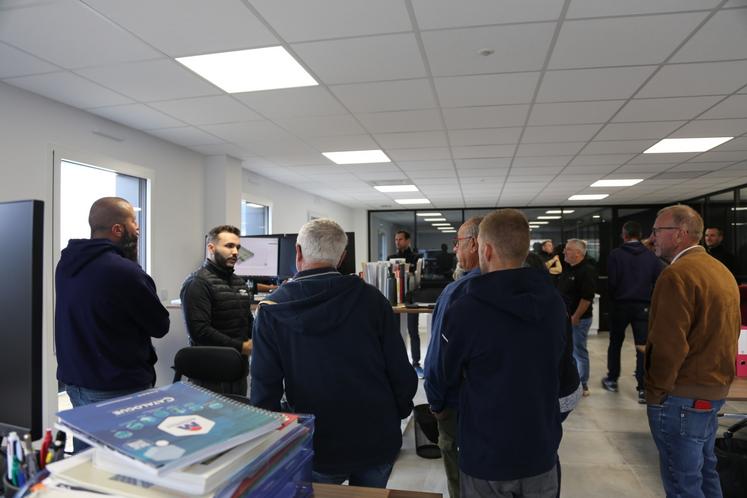 Les clients et partenaires ont visité l'espace bureaux, aujourd'hui totalement séparé de l'espace atelier.