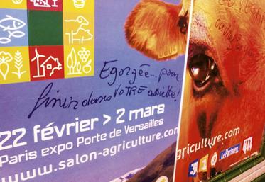 Affiche du Salon de l'agriculture, dans le métro parisien, présentant des slogans anti-viande.