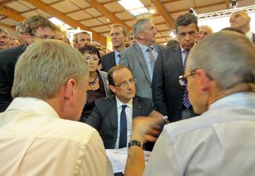 Au stand de la frsea Pays de la Loire, au Space, François Hollande a rencontré les responsables professionnels de l’Ouest.