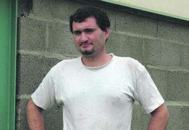 Kevin Vedis, 29 ans, s’est installé en 2005. C’est lui au Gaec de la Guiberdière qui s’occupe de l’atelier lapins.