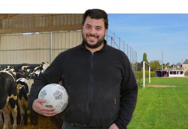 Mathieu Delanoe, éleveur de veaux de boucherie, investi et passionné dans son club de foot depuis 15 ans.
