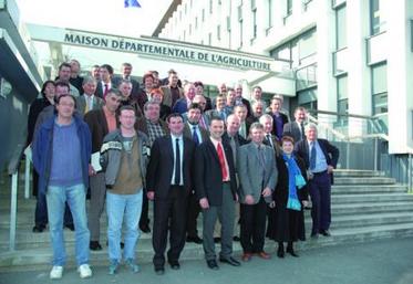 Les membres de la Chambre régionale d'agriculture à l'issue de leur session élective, vendredi 16 mars à Angers.