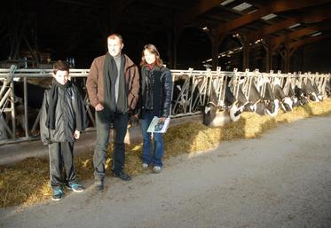 Les deux agriculteurs de Cherré ont 
optimisé leurs outils de production pour dépasser leur quota laitier.