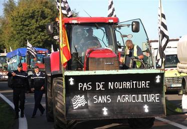 Les bretons et les normands précèdent le départ des tracteurs et manifestants ligériens.