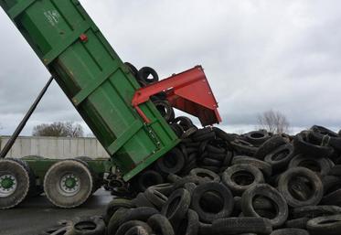 Entre le lundi 26 mars et le vendredi 30 mars, environ 250 tonnes de pneus usagés auront été collectées par le Smitom Sud-Saumurois.