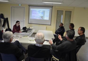 Les participants à la réunion d’information sur la méthanisation, organisée par la Chambre d’agriculture des Pays-de-la-Loire, mardi 5 mars à Bouchemaine.