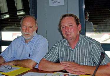 Bruno Dupont (à gauche) président du FDPF, et Luc Barbier (à droite), nouveau président du FNPF.