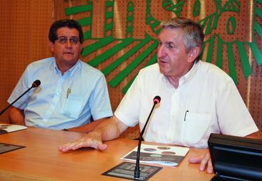 Jean-Michel Lemétayer  et Dominique Barrau, respectivement président et secrétaire général de la FNSEA , ont dévoilé la position du syndicat pour la Pac d’après 2013.