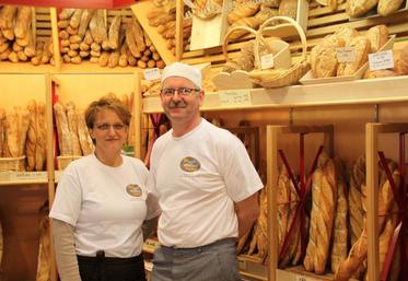 La boulangerie peut désormais valoriser officiellement son attachement à une production de proximité et à un circuit court en affichant le logo “Blé agri-éthique France, un nouveau partage de valeurs” en vitrine.