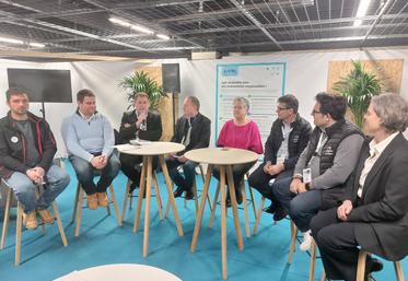 Hugo Davy (JA PDL), Benjamin Berthelot (JA), Jérôme Volle (FNSEA), Dominique Rousseau (FRSEA PDL), Françoise Roch (FNPFruits), Cyril Pogu (Légumes de France), Bruno Villa (Légumes de France) et Marie Levaux (Verdir)