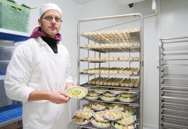 Ingénieur horticole de formation, Raphaël Poncet s'est reconverti dans l'héliciculture il y a quelques années. 