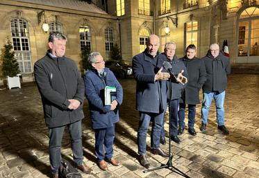 Rencontre à Matignon le 6 janvier 2026. Avec Arnaud Rousseau, accompagné d'Hervé Lapie, Jérôme Despey, Éric Thirouin, Yohann Barbe et Patrick Bénézit. 