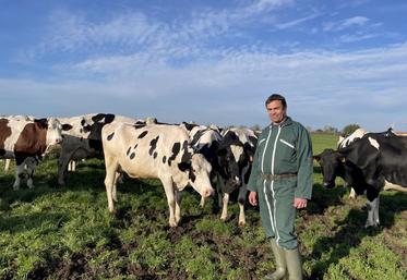 Dans son troupeau, Cyrille Chiron mélange les races prim'holstein et montbéliarde.